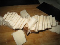 粉葛鲮鱼汤的做法 步骤3