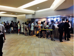 来自东京的“排队王”—ZAKUZAKU泡芙9月29日登陆南京德基广场!